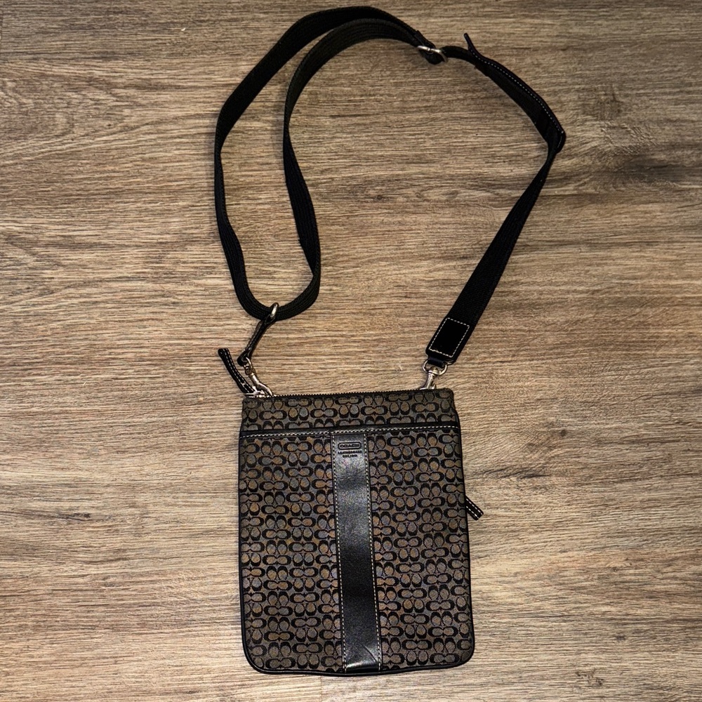 Vintage Coach Crossbody bag
